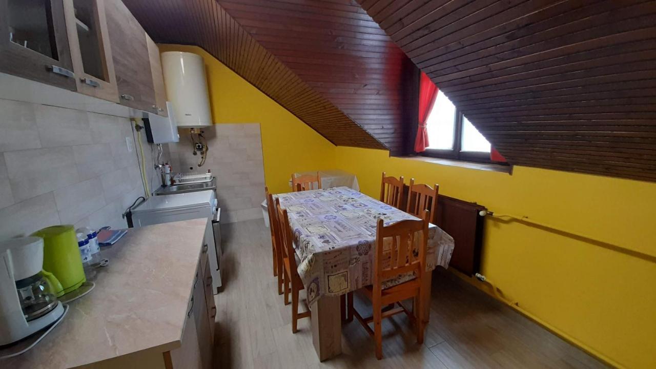 Отель Centrum Apartman Хайдусобосло Экстерьер фото